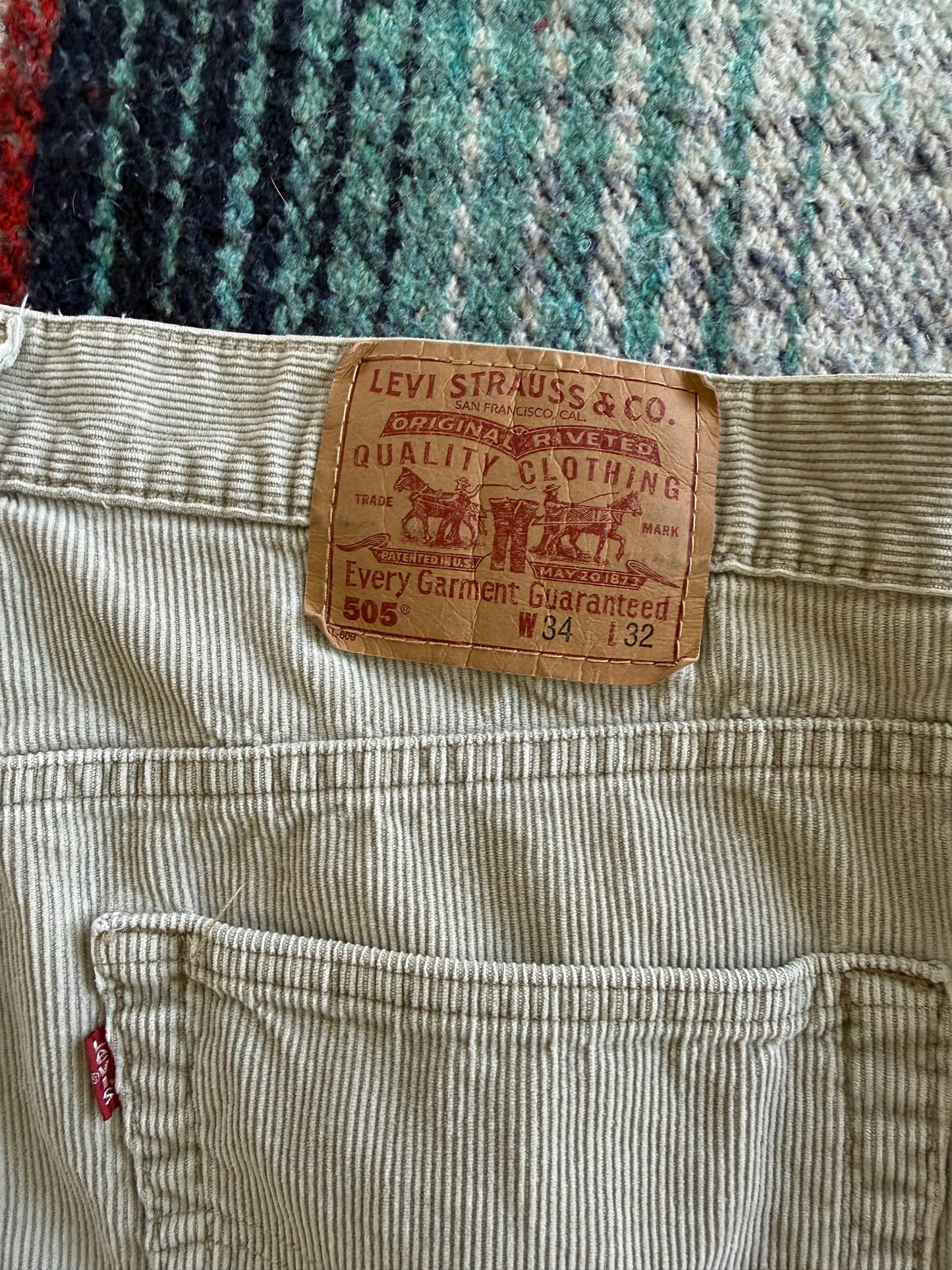90s Levi’s 505 Beige Corduroy Pants 33x32