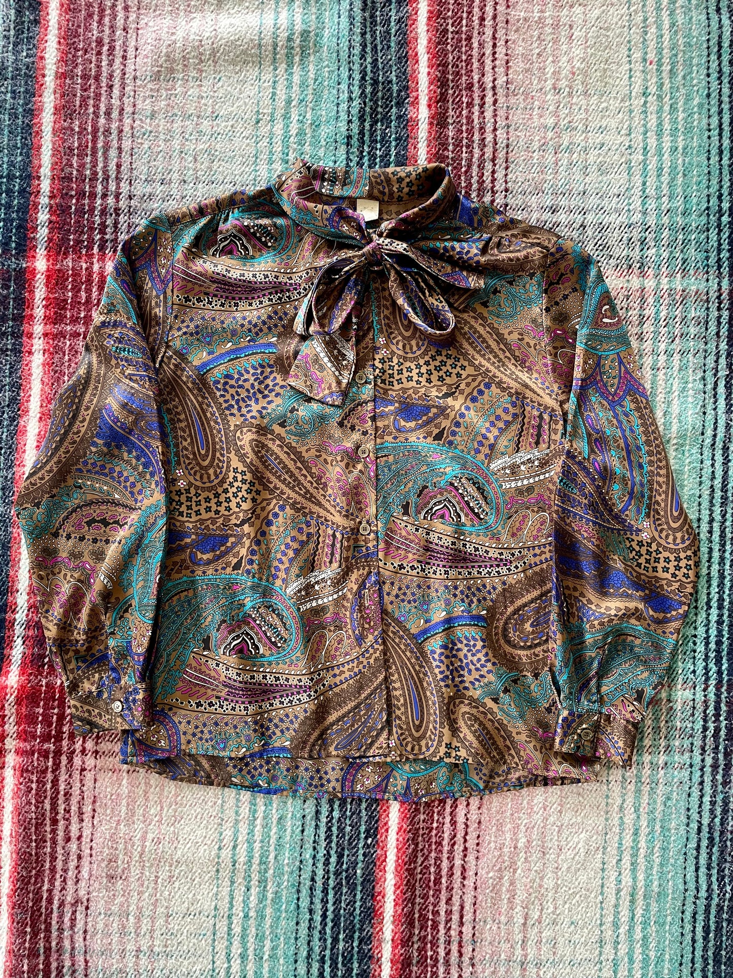 70s Psychedelic Satin Bow Collar Blouse L