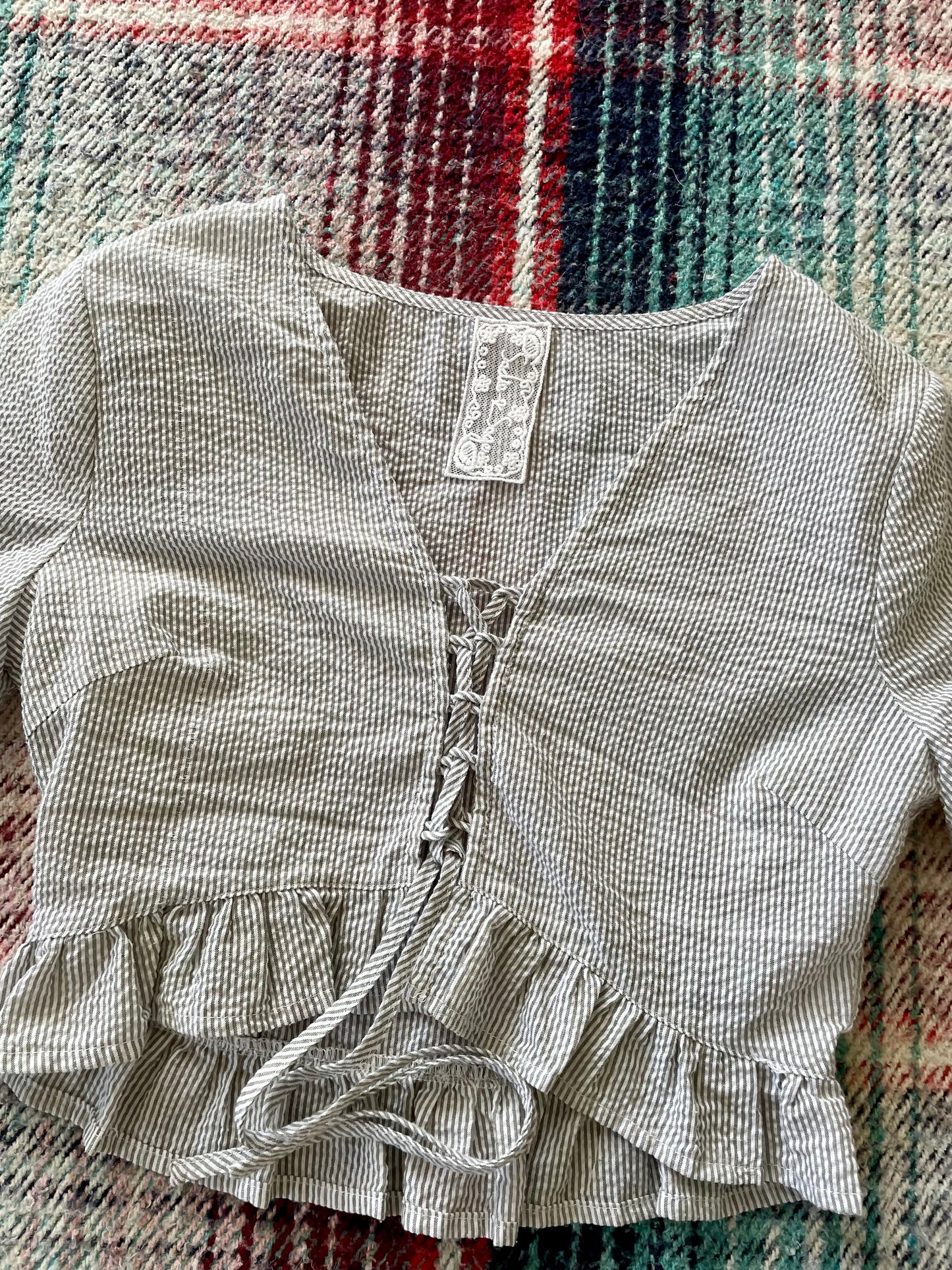 Sadie & Sage Seersucker Ruffle Tie Up Grey Crop Top S